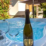 Villa Romantic Beni With Jacuzzi By Guide *